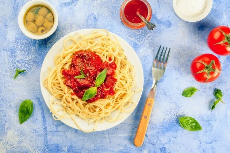 Whole-wheat pasta with fresh tomato basil sauce and parmesan cheese