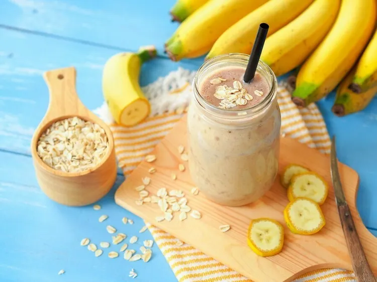 Peanut butter, honey and oat power smoothie