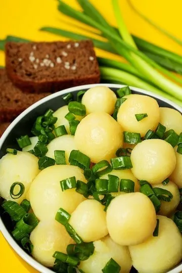 Potato salad with onions and parsley