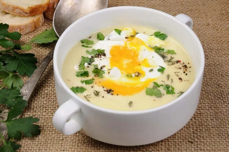 Italian potato soup with eggs