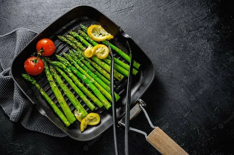 Roasted asparagus with olive oil and salt