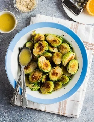 Lemon-roasted brussels sprouts with olive oil and black pepper