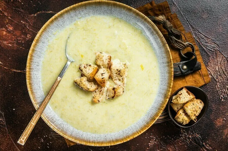Roasted cauliflower and cheddar soup