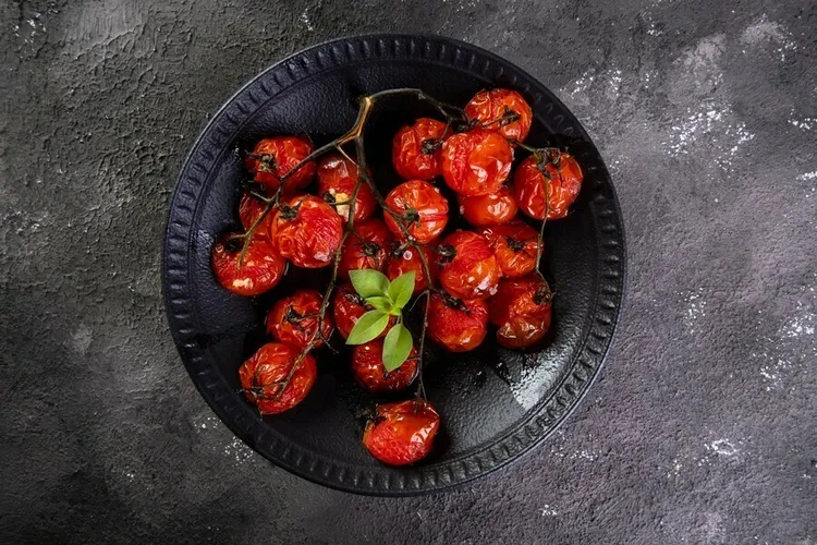 Roasted cherry tomatoes with fresh mint and olive oil