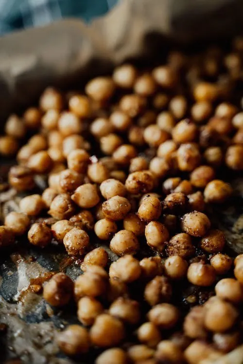 Roasted paprika and garlic chickpeas