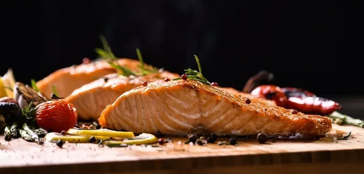 Roasted salmon with tarragon and chives