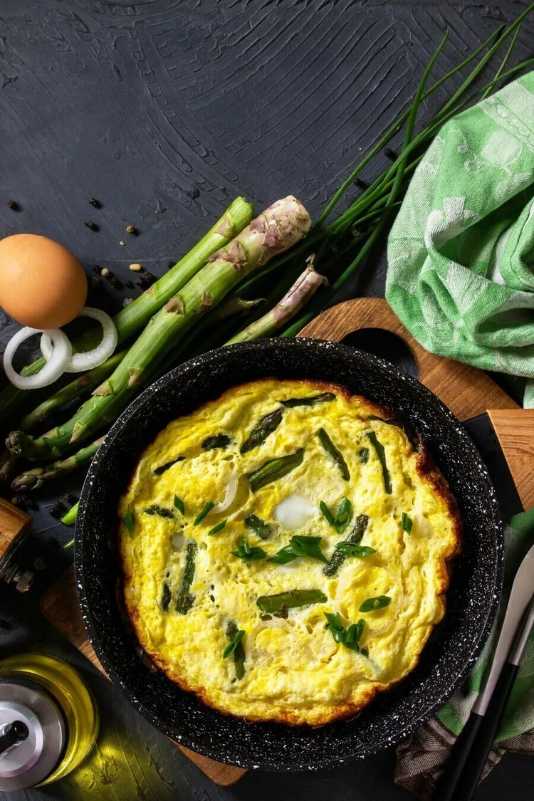 Asparagus and onion omelet