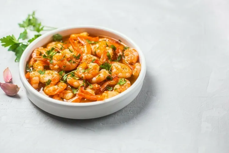 Garlic shrimp with olive oil and butter