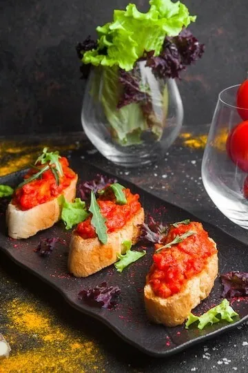 Spanish-style baguette toast with fresh tomato and garlic