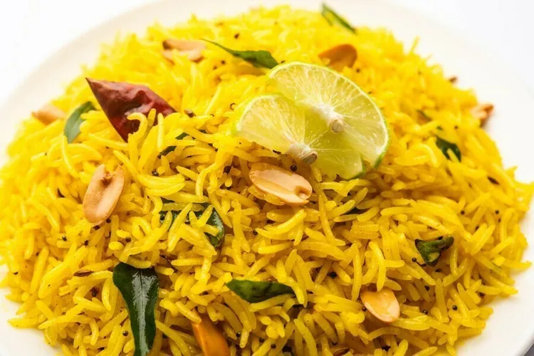 Spiced lemon rice with cashews and mustard seeds