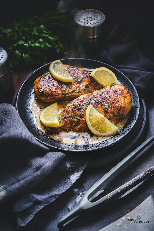Basil-lemon chicken with garlic and red pepper