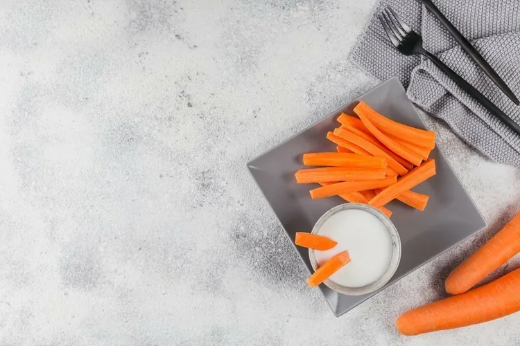 Carrot yogurt dip