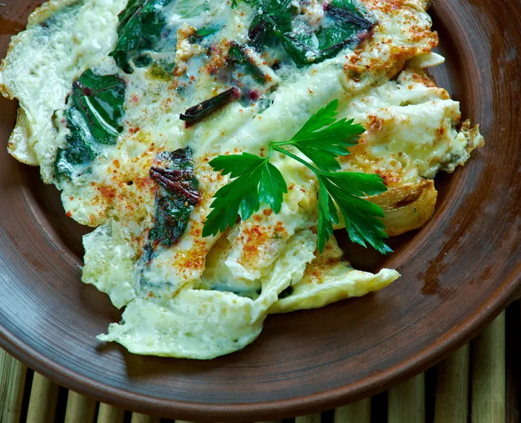 Spinach, feta and artichoke breakfast bake
