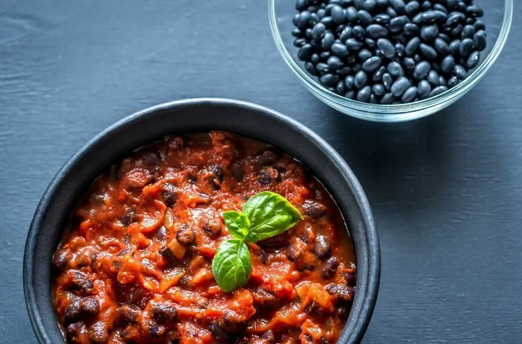 Tomato and black bean stew