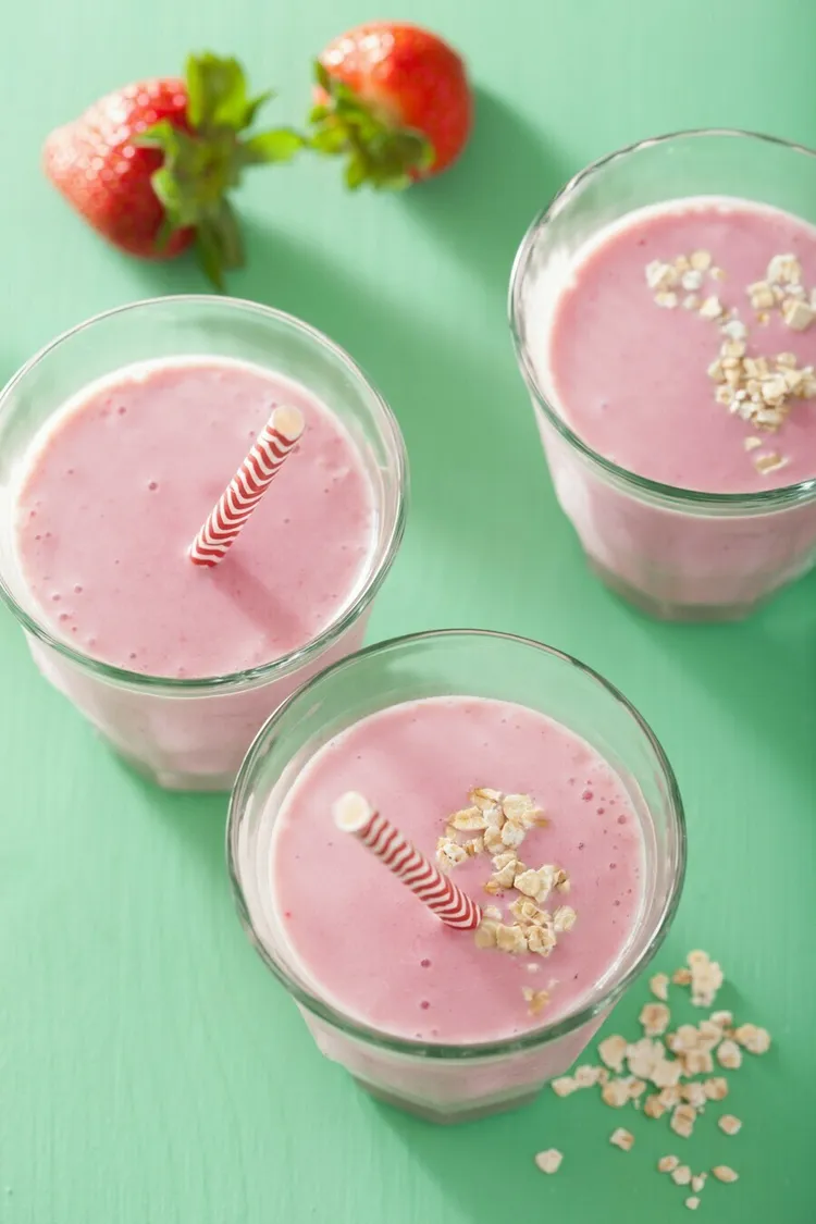 Strawberry oatmeal protein power smoothie