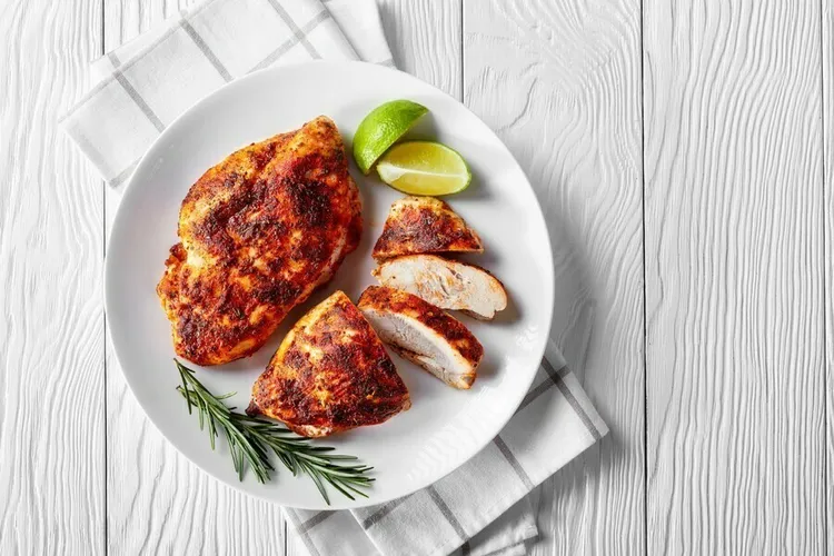 Smoky paprika chicken breasts with garlic and parsley