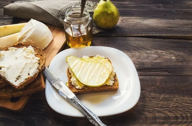 Honey-peanut butter ricotta toast with pear