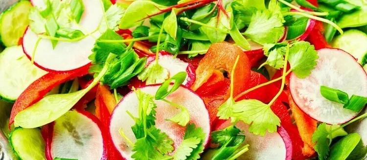 Fresh and crunchy tomato and radish salad