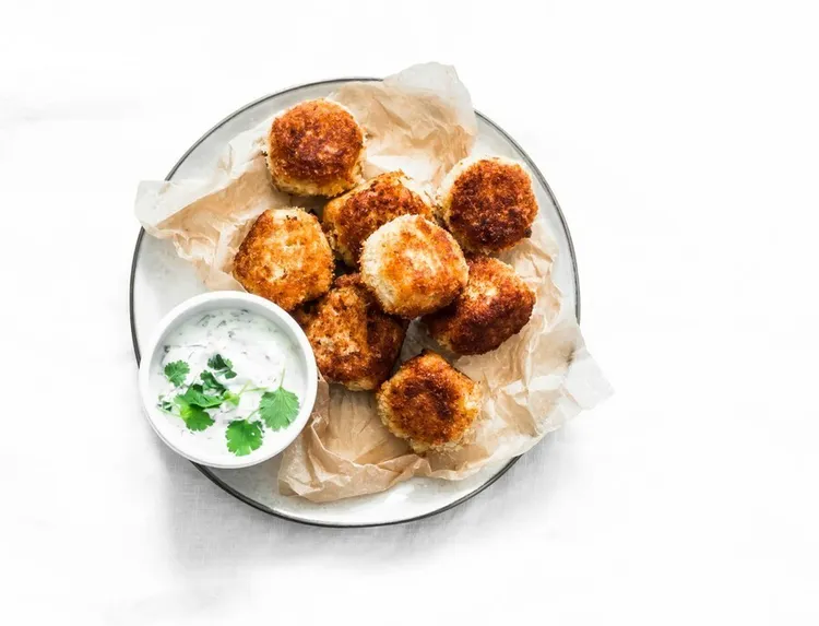 Tuna melt patties with multi-grain oatmeal and mozzarella cheese