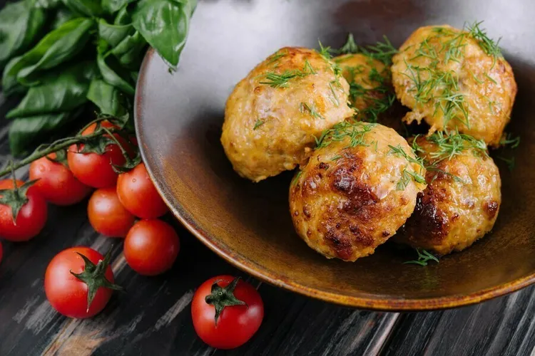 Turkey basil artichoke meatballs