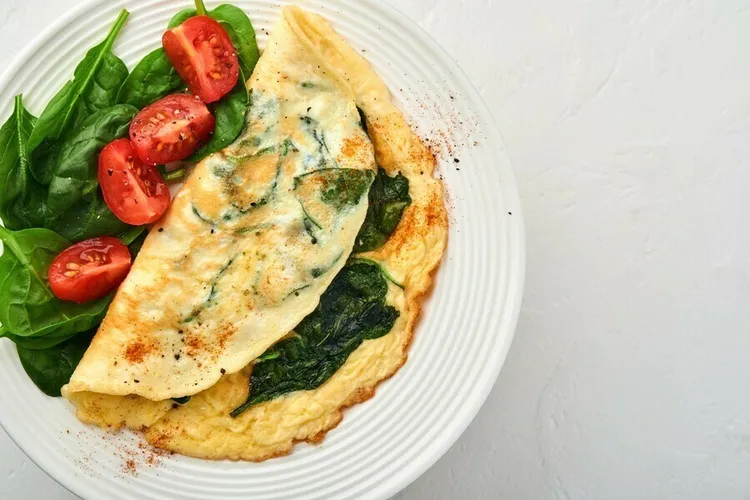 Turkey, goat cheese and spinach egg white omelet