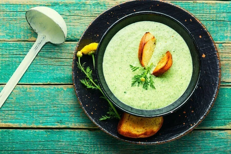 Vegan potato and arugula soup