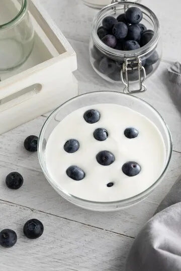 Warm blueberry yogurt parfait