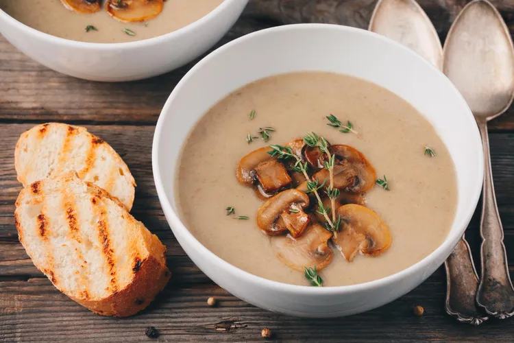 White bean and roasted mushroom soup