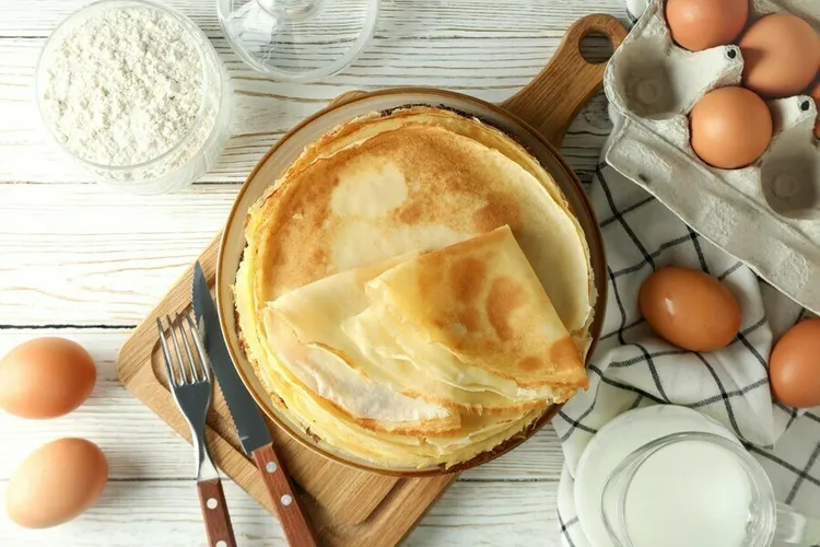 Butter and sugar crepes