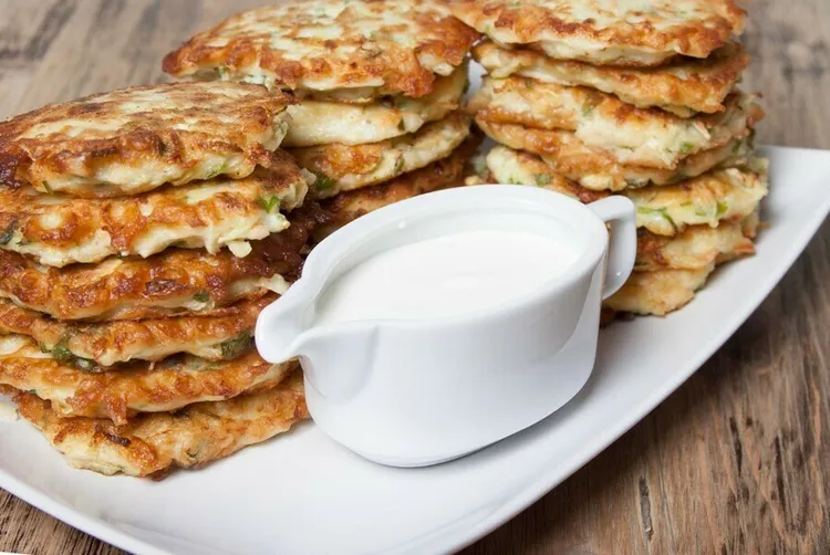 Zucchini fritters with soy-vinegar sauce