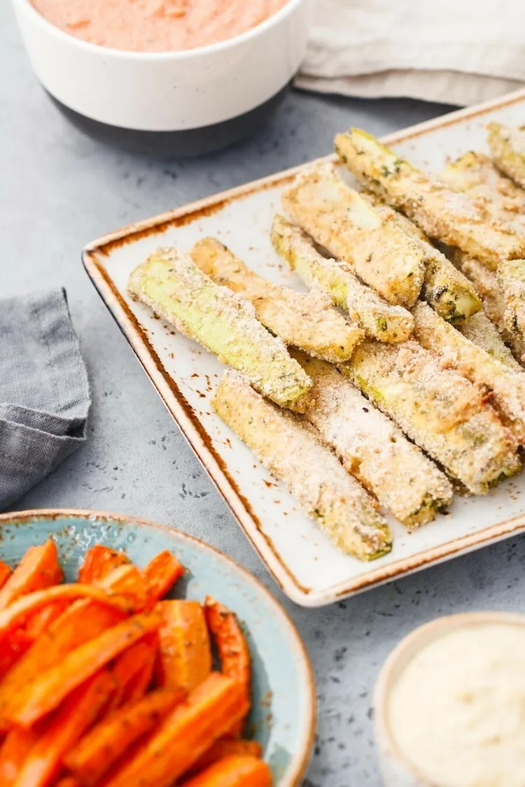 Baked zucchini spears with olive oil