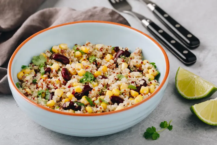 Quick and easy mexican quinoa bowl