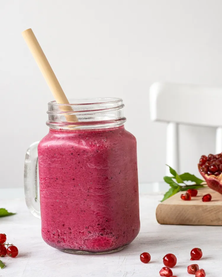 Cranberry and flax smoothie