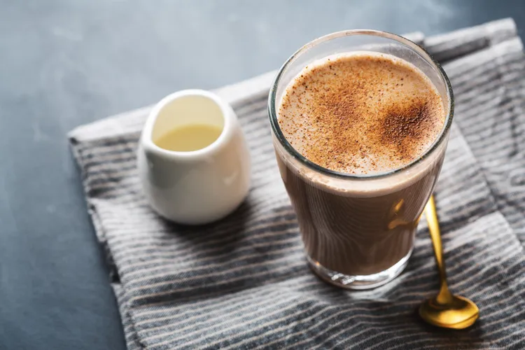 Dairy-free protein and cocoa shake