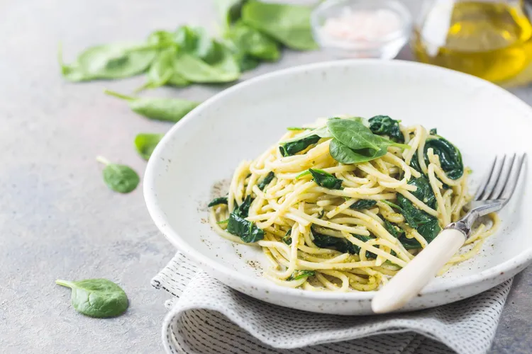 Lemon spaghetti with spinach