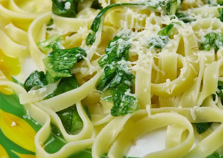 Spinach and parmesan cheese pasta