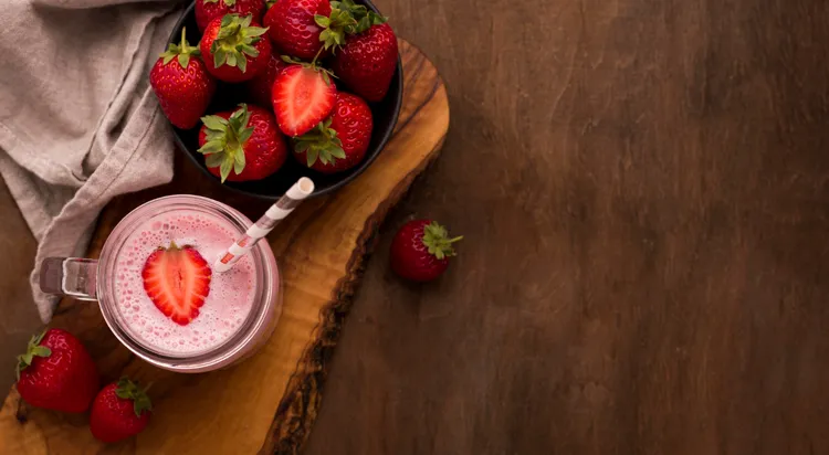 Strawberry protein yogurt smoothie