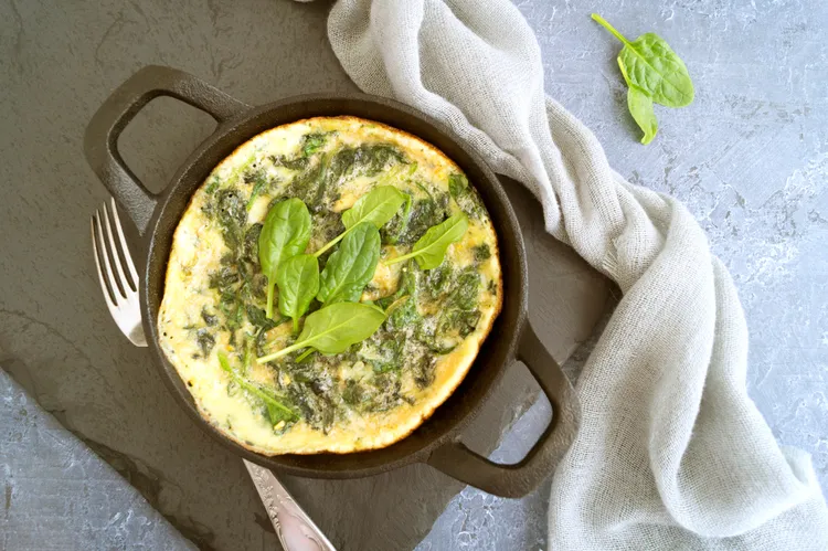 Thin green spinach and herb omelet