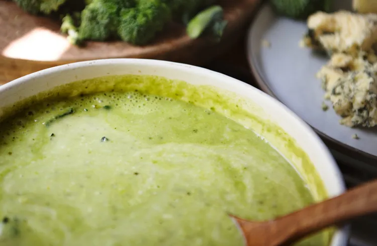 Broccoli soup with cheddar cheese