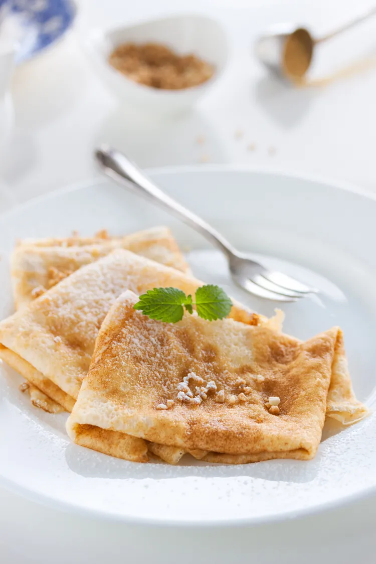 Crepes with white chocolate custard