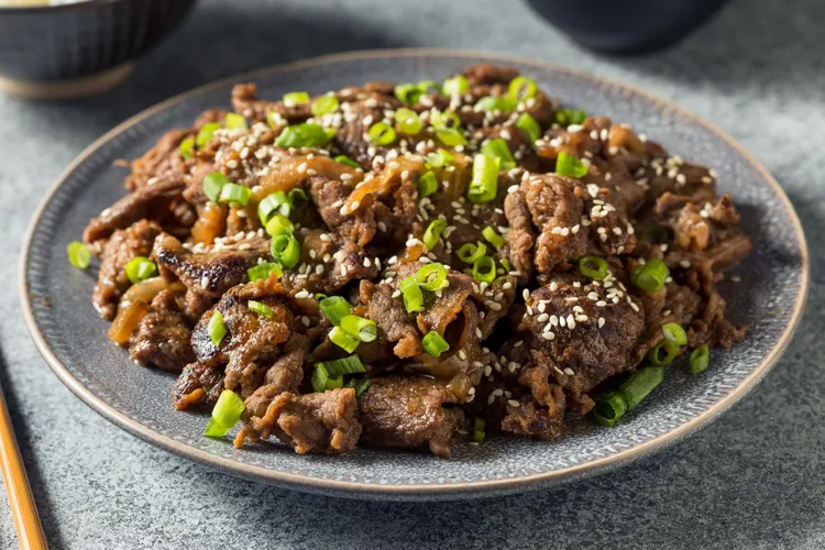 Cumin-scented stir-fried beef with celery