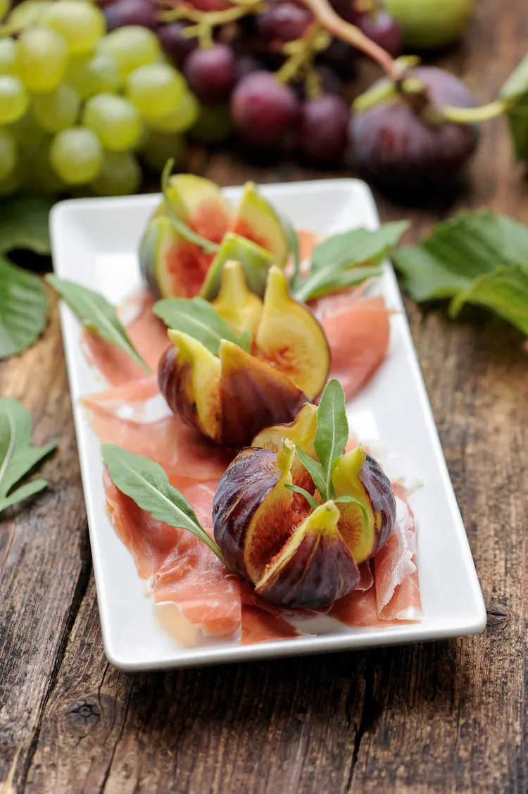 Figs with prosciutto