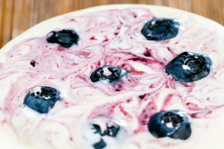 Frozen yogurt blueberries