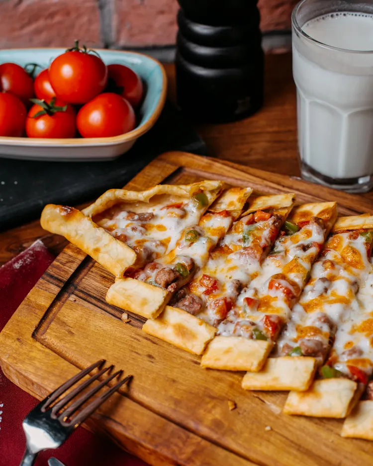 Grilled breakfast pizza