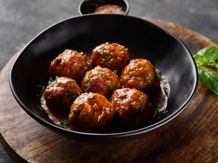 Jelly and chili sauce meatballs