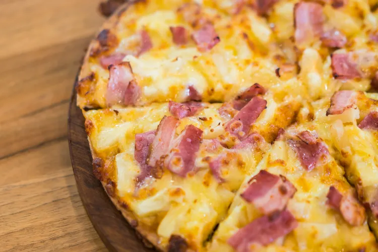 Pineapple and ham pizza