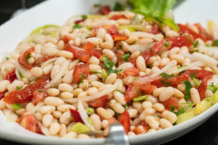 Quick white bean salad