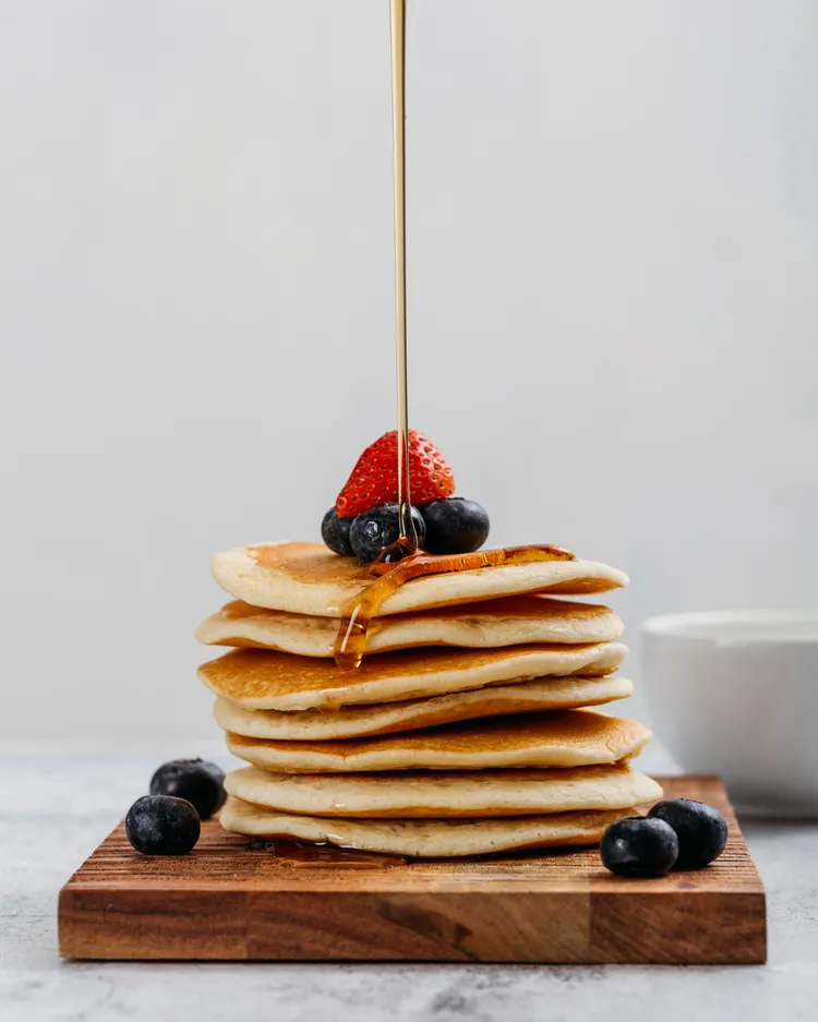 Ricotta and berry pancakes