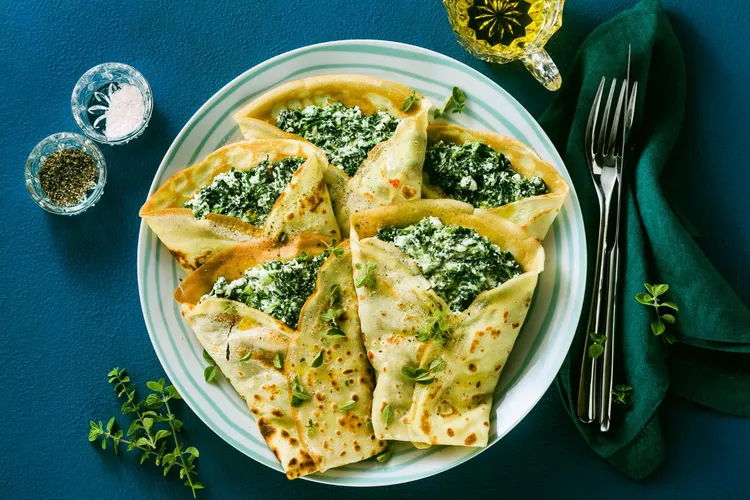 Spinach & blue cheese crepes