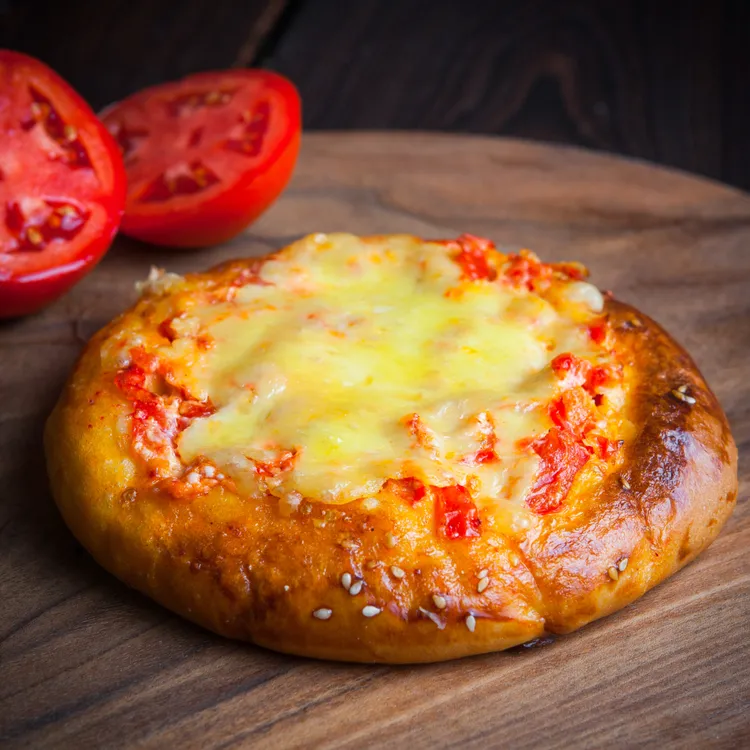 Tomato and cheese mini quiche
